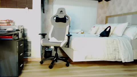 Snapshot of stefi_alizon chatting on March 11, 2025, 3:26 am Zuly online show from March 11, 2025, 3:26 am