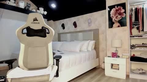 Snapshot of stefi_alizon chatting on November 18, 2025, 1:11 am Zuly online show from November 18, 2025, 1:11 am