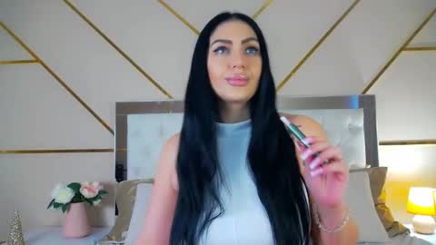 Stella Nelson online show from December 5, 2025, 8:01 am