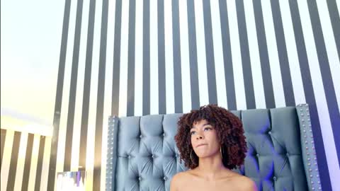 S T E L L A online show from November 22, 2025, 10:31 pm