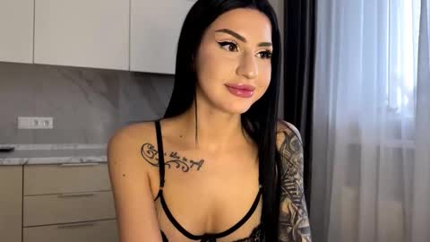 stellaqt online show from December 3, 2025, 10:13 am