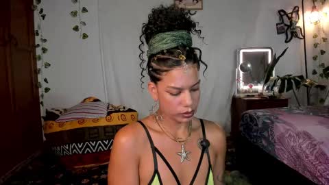 stellart_ online show from October 14, 2025, 1:28 am