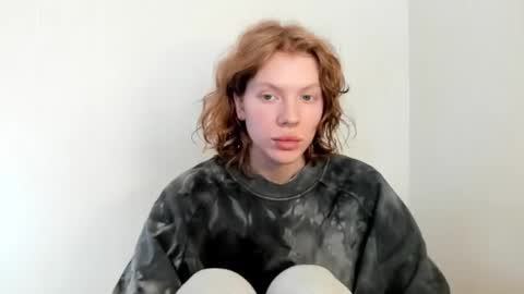 S T E L L A online show from October 3, 2025, 10:34 am