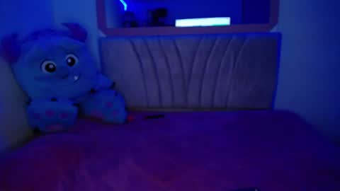 Emma online show from February 4, 2025, 10:24 pm