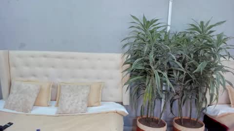 Stephane Rouss online show from September 20, 2025, 7:59 pm