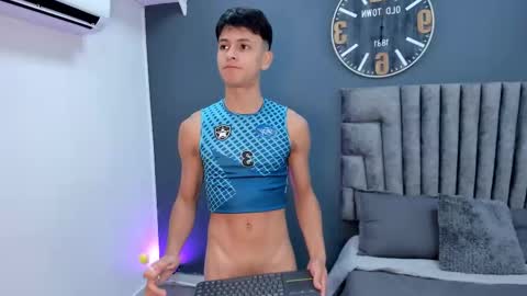 Stephane Rouss online show from December 4, 2025, 8:28 pm