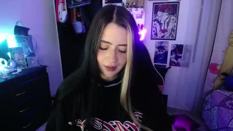 Snapshot of stephani_rousso chatting on September 12, 2025, 10:32 pm joha cosmo online show from September 12, 2025, 10:32 pm