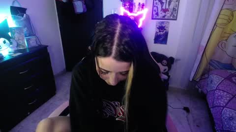 Snapshot of stephani_rousso chatting on September 30, 2025, 8:36 pm joha cosmo online show from September 30, 2025, 8:36 pm