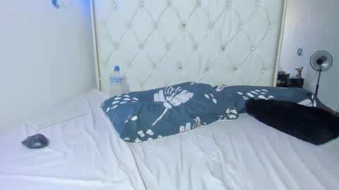 Snapshot of stephany_doll_ chatting on September 19, 2025, 10:10 pm Anny online show from September 19, 2025, 10:10 pm