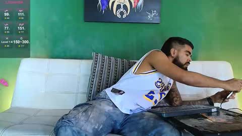    ................     online show from December 1, 2025, 7:52 pm