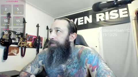 Snapshot of stevenrisenyc chatting on November 20, 2025, 2:12 am StevenRiseNYC online show from November 20, 2025, 2:12 am