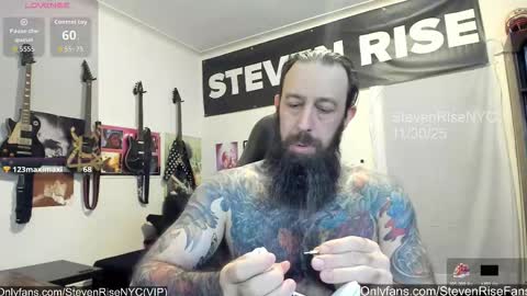 Snapshot of stevenrisenyc chatting on November 30, 2025, 1:37 pm StevenRiseNYC online show from November 30, 2025, 1:37 pm