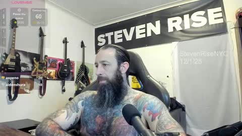 Snapshot of stevenrisenyc chatting on December 1, 2025, 2:22 pm StevenRiseNYC online show from December 1, 2025, 2:22 pm