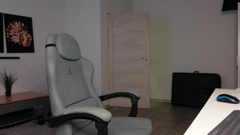 Stewart Barnz online show from October 15, 2025, 7:30 am