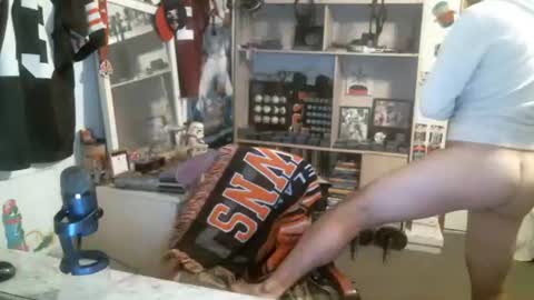 Snapshot of stickey4areason chatting on November 2, 2025, 12:57 am stickey online show from November 2, 2025, 12:57 am