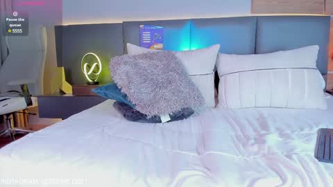 Snapshot of stone_lee_ chatting on January 6, 2025, 9:30 am Stone Lee online show from January 6, 2025, 9:30 am