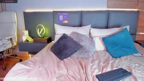 Snapshot of stone_lee_ chatting on January 23, 2025, 10:32 am Stone Lee online show from January 23, 2025, 10:32 am