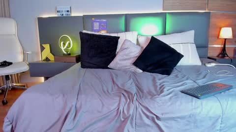 Snapshot of stone_lee_ chatting on February 2, 2025, 6:37 am Stone Lee online show from February 2, 2025, 6:37 am