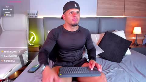 Snapshot of stone_lee_ chatting on February 21, 2025, 1:33 pm Stone Lee online show from February 21, 2025, 1:33 pm