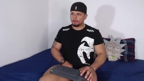 Snapshot of stone_lee_ chatting on November 8, 2025, 7:19 am Stone Lee online show from November 8, 2025, 7:19 am