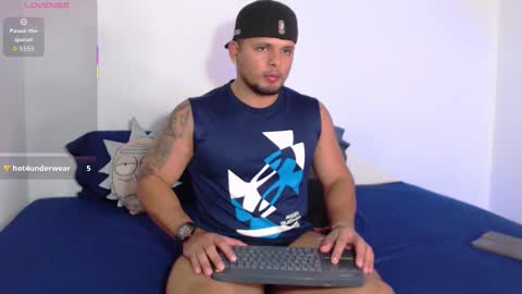 Snapshot of stone_lee_ chatting on December 4, 2025, 4:33 am Stone Lee online show from December 4, 2025, 4:33 am