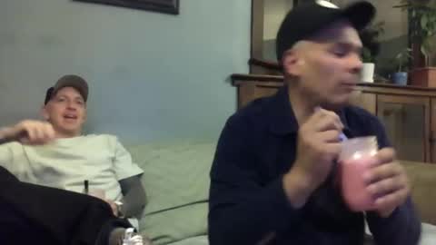 Snapshot of str8gaywannaplay chatting on November 28, 2025, 8:28 am Str8GayWannaPlay online show from November 28, 2025, 8:28 am