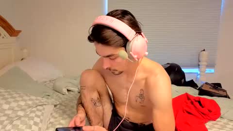 str8whiteboy21 online show from November 16, 2025, 8:25 pm