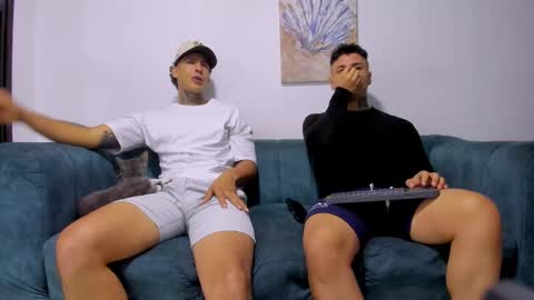 Snapshot of straight__friends chatting on September 12, 2025, 1:44 pm straight__friends online show from September 12, 2025, 1:44 pm