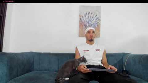 Snapshot of straight__friends chatting on September 26, 2025, 2:10 pm straight__friends online show from September 26, 2025, 2:10 pm