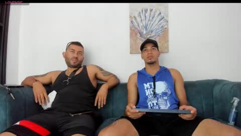 Snapshot of straight__friends chatting on October 21, 2025, 2:29 pm straight__friends online show from October 21, 2025, 2:29 pm