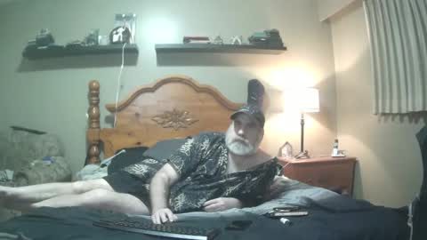 Straightbear4you online show from February 27, 2025, 8:17 am