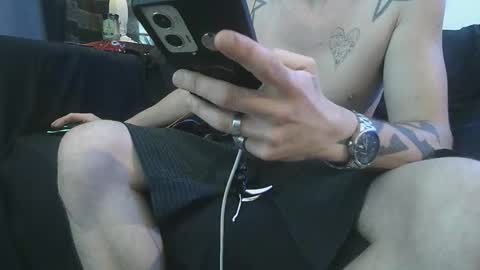 Snapshot of straitpipermann22 chatting on October 28, 2025, 9:28 pm straitpipermann22 online show from October 28, 2025, 9:28 pm