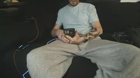 Snapshot of straitpipermann22 chatting on October 31, 2025, 6:14 am straitpipermann22 online show from October 31, 2025, 6:14 am