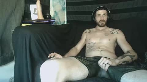 Snapshot of straitpipermann22 chatting on November 12, 2025, 3:45 pm straitpipermann22 online show from November 12, 2025, 3:45 pm