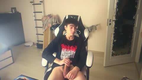 Ray online show from December 2, 2025, 12:54 pm