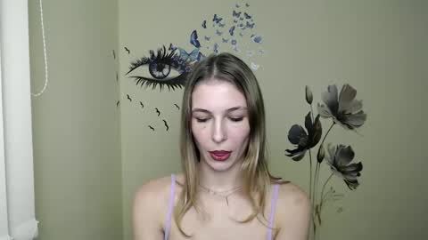 Snapshot of stranger_giirl chatting on December 3, 2024, 4:39 pm Amalia online show from December 3, 2024, 4:39 pm