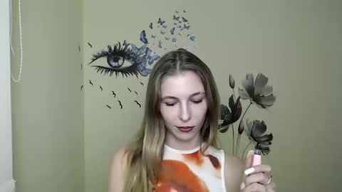 Snapshot of stranger_giirl chatting on December 8, 2024, 4:18 pm Amalia online show from December 8, 2024, 4:18 pm