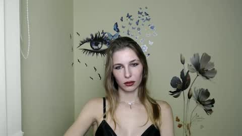 Snapshot of stranger_giirl chatting on December 14, 2024, 12:11 am Amalia online show from December 14, 2024, 12:11 am