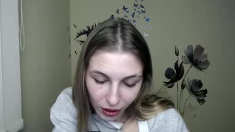 Snapshot of stranger_giirl chatting on December 14, 2024, 6:24 am Amalia online show from December 14, 2024, 6:24 am