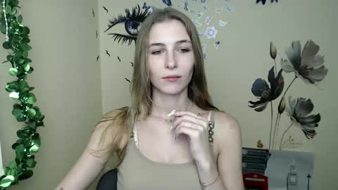Snapshot of stranger_giirl chatting on December 23, 2024, 7:20 pm Amalia online show from December 23, 2024, 7:20 pm