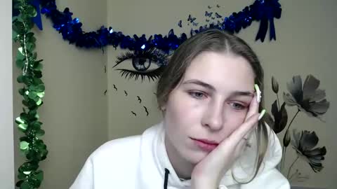 Snapshot of stranger_giirl chatting on December 25, 2024, 7:14 am Amalia online show from December 25, 2024, 7:14 am