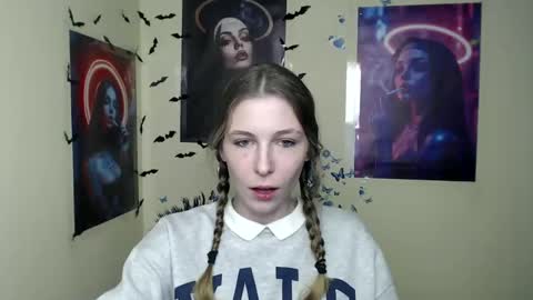 Snapshot of stranger_giirl chatting on March 3, 2025, 4:03 pm Amalia online show from March 3, 2025, 4:03 pm