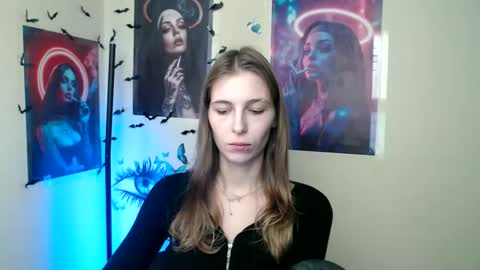 Snapshot of stranger_giirl chatting on October 16, 2025, 6:25 am Amalia online show from October 16, 2025, 6:25 am