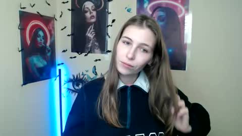 Snapshot of stranger_giirl chatting on October 28, 2025, 7:12 am Amalia online show from October 28, 2025, 7:12 am