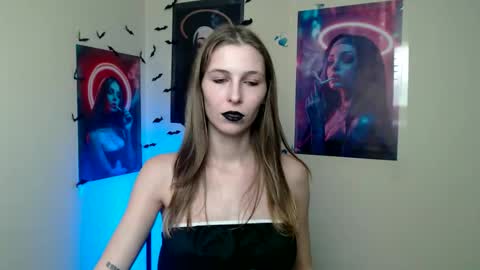 Snapshot of stranger_giirl chatting on October 31, 2025, 1:23 pm Amalia online show from October 31, 2025, 1:23 pm