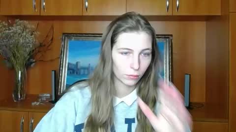 Snapshot of stranger_giirl chatting on December 14, 2025, 7:03 am Amalia online show from December 14, 2025, 7:03 am