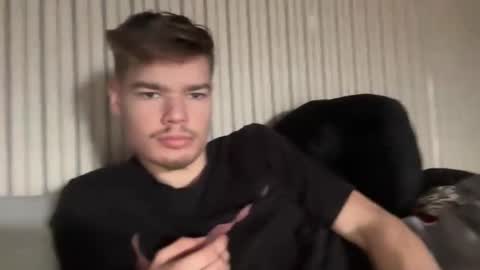 Snapshot of stratman301 chatting on February 13, 2025, 3:24 pm stratman301 online show from February 13, 2025, 3:24 pm