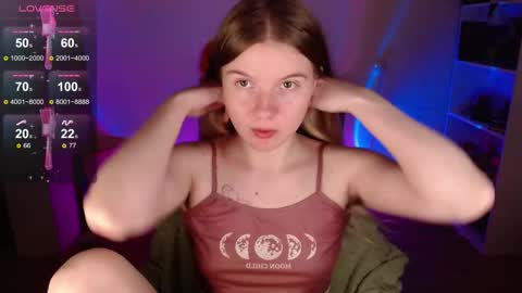 Snapshot of strawberry_juli chatting on October 5, 2025, 6:12 am Juli online show from October 5, 2025, 6:12 am