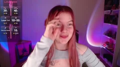 Snapshot of strawberry_juli chatting on October 11, 2025, 4:05 pm Juli online show from October 11, 2025, 4:05 pm