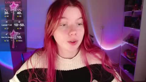 Snapshot of strawberry_juli chatting on October 20, 2025, 7:53 am Juli online show from October 20, 2025, 7:53 am